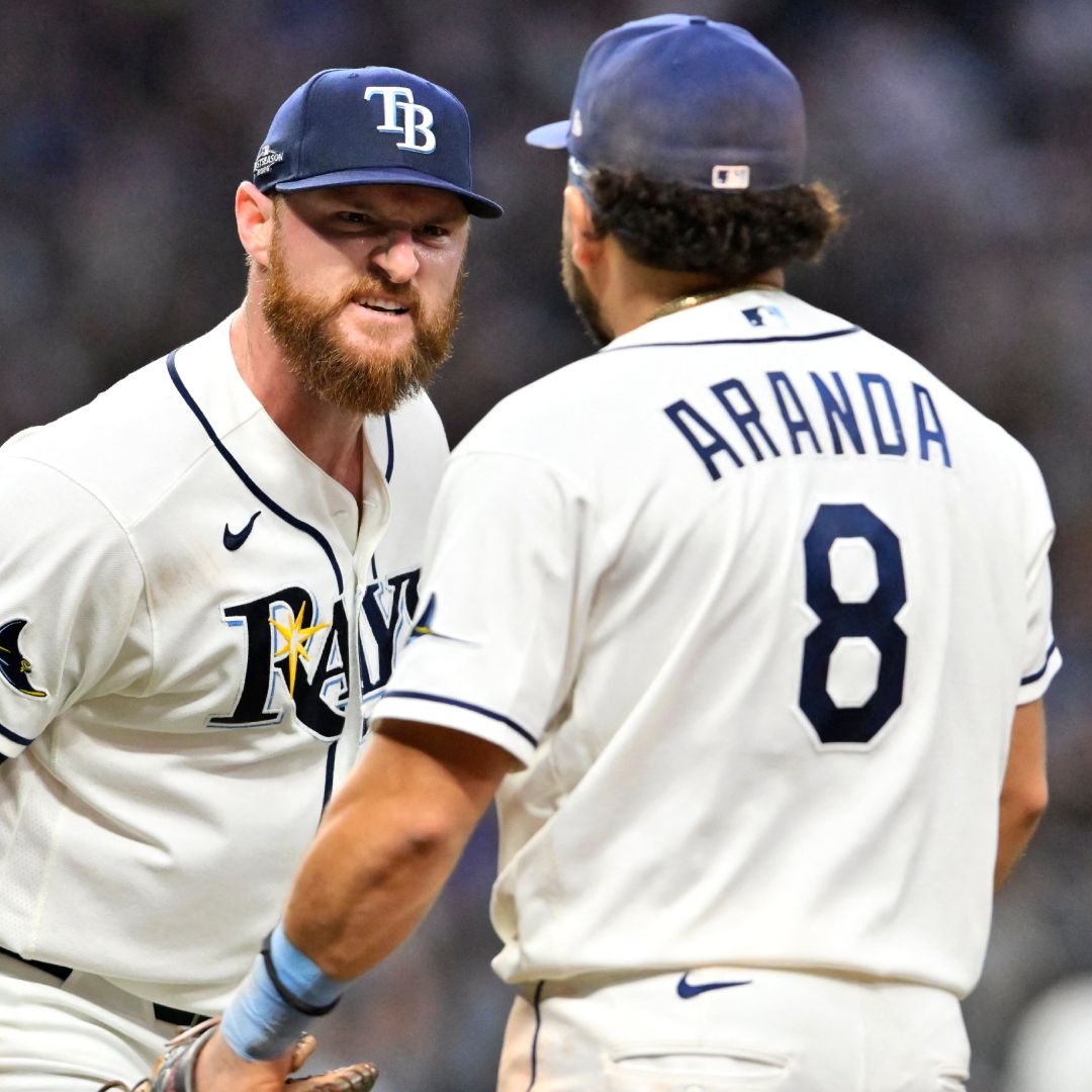 Jonathan Aranda durante un partido de la MLB con los Rays de Tampa Bay